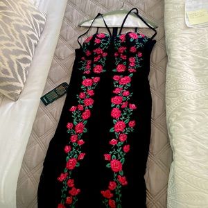 BeBe Black with Red Roses Size 4
